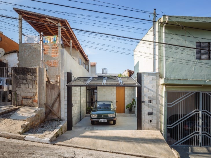 fachada de la casa de la Empleada doméstica brasileña que ganó premio internacional de arquitectura 