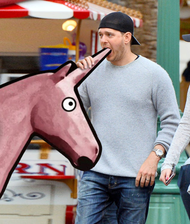 BUBLE CON UN UNICORNIO EN LA BOCA