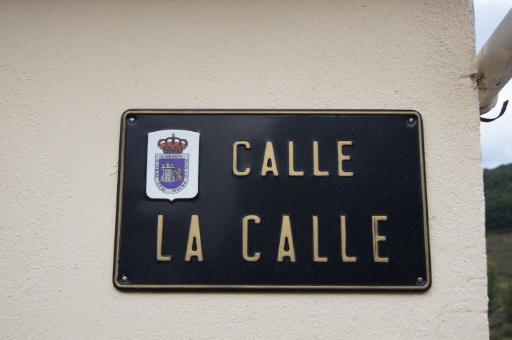 Ironía, calle que se llama La Calle