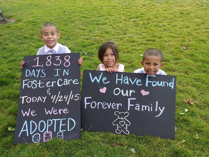 Tres niños fueron adoptados después de 1,838 días