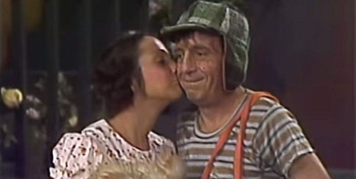 Paty besando en el cachete al Chavo del 8