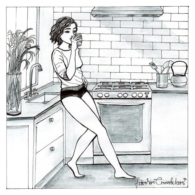 Ilustración de Idalia Candelas en el que una mujer está en calzones tomando café en su cocina