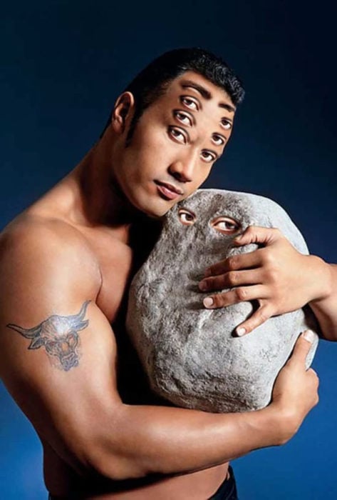 Batalla de Photoshop de La roca abrazando a una roca