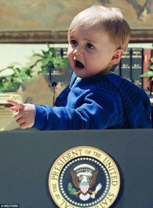 bebé sorprendido sobre el presidium del presidente de estados unidos de américa 