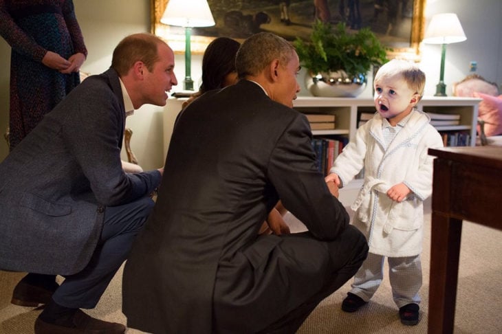 bebé sorprendido frente a Barac Obama 