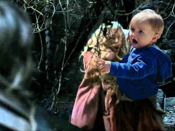 bebé sorprendido en una escena de la serie Game of Thrones 
