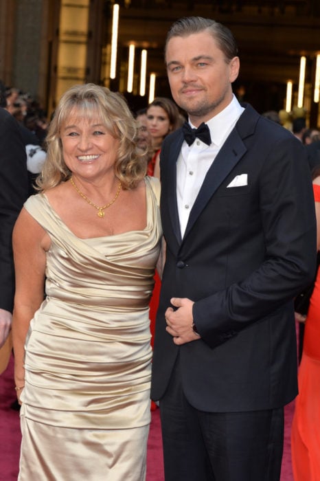 LEONARDO DICAPRIO CON SU MADRE