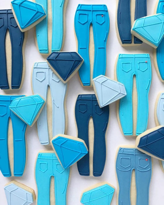 galletas en forma de pantalones y diamantes 