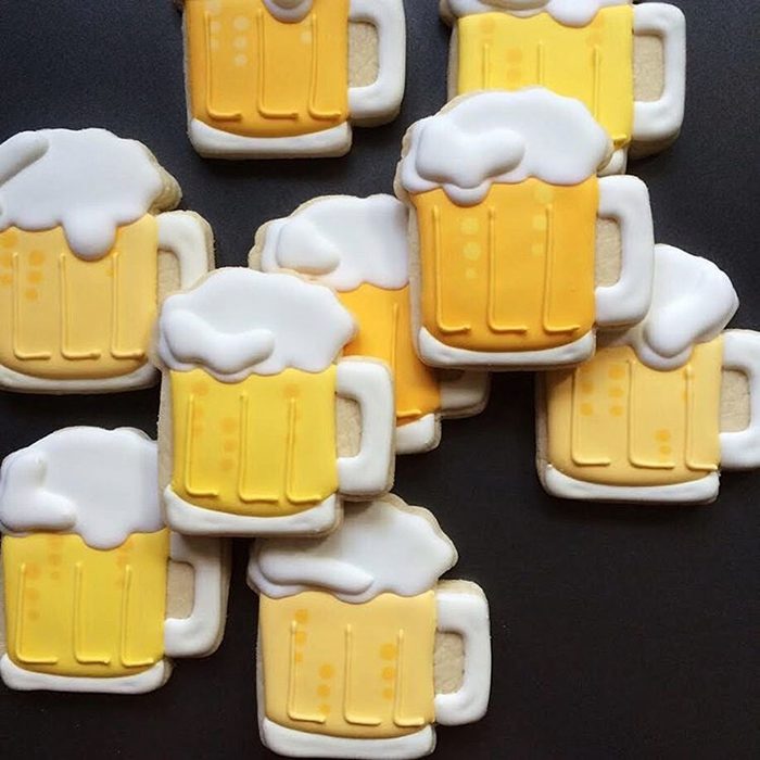 galletas en forma de divertidos tarros de cerveza 