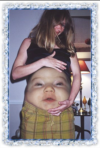 foto de embarazada con cara de un niño en la panza
