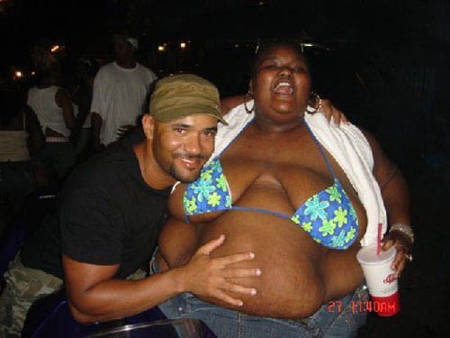 Hombre con mujer gorda 