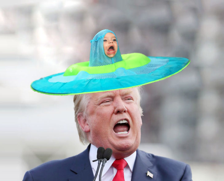 con un sombrero de TRUMP