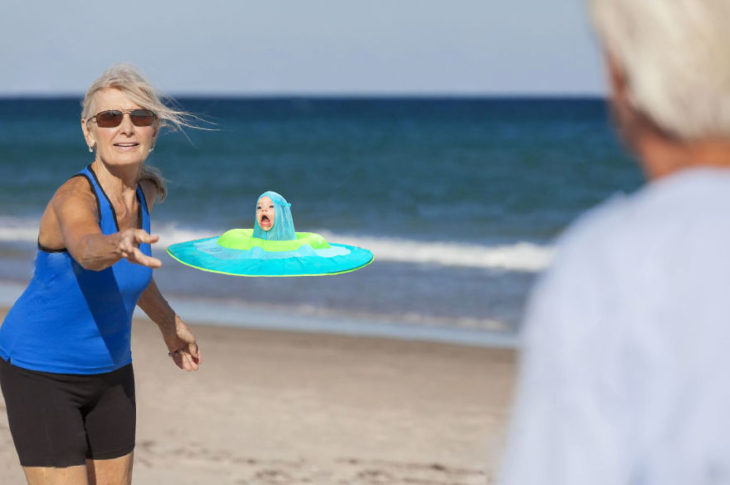 UN FREESBEE CON ABUELITOS