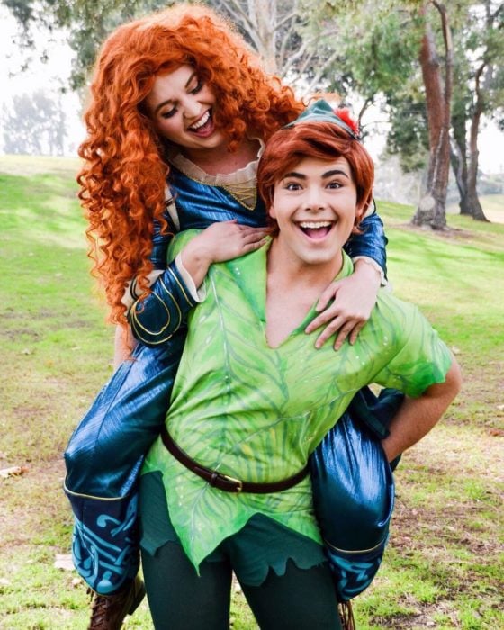 PETER PAN Y SU AMIGA