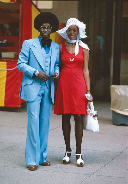 PAREJA EN LA CALLE, CIRCA 1975