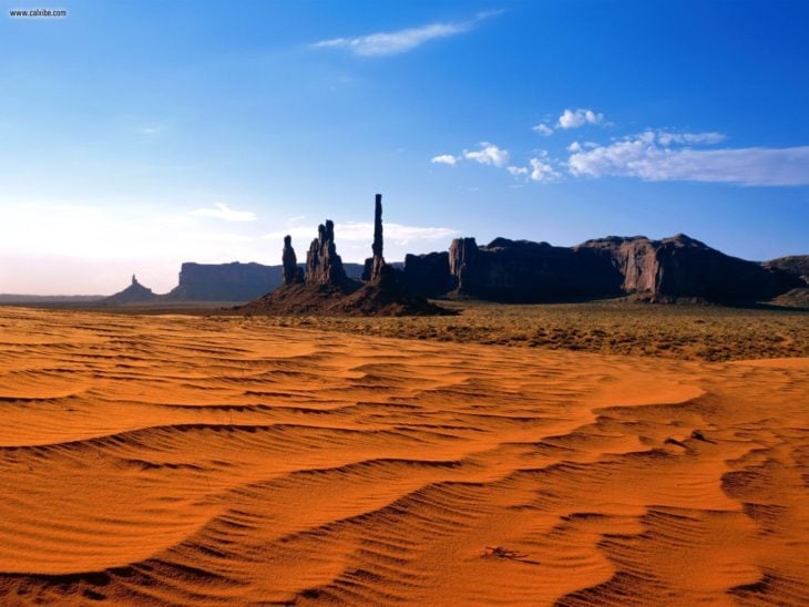Desierto de arena enorme