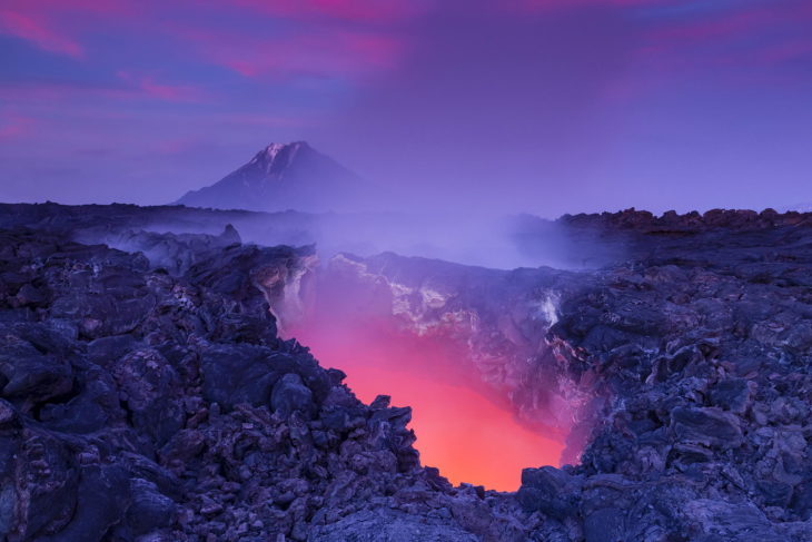 Volcán con entrada enorme