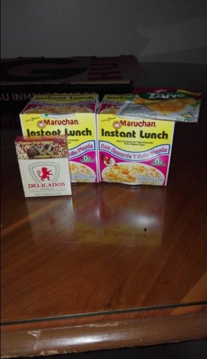Situaciones estudihambre. Sopas maruchan, tang y cigarros delicados