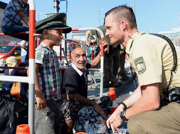 soldado con niño