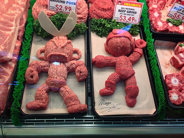 carne en forma de "mega" en supermercado