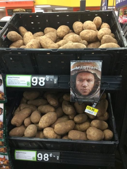 Idea creativa para vender papas, en el supermercado