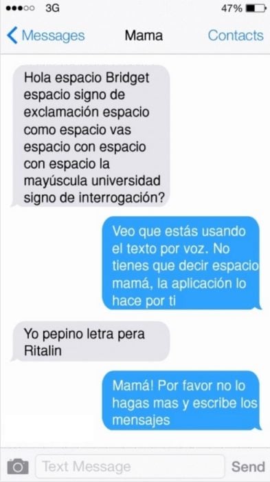 Mensaje entre padres e hijos: Mamá manda mensajes de texto por vo