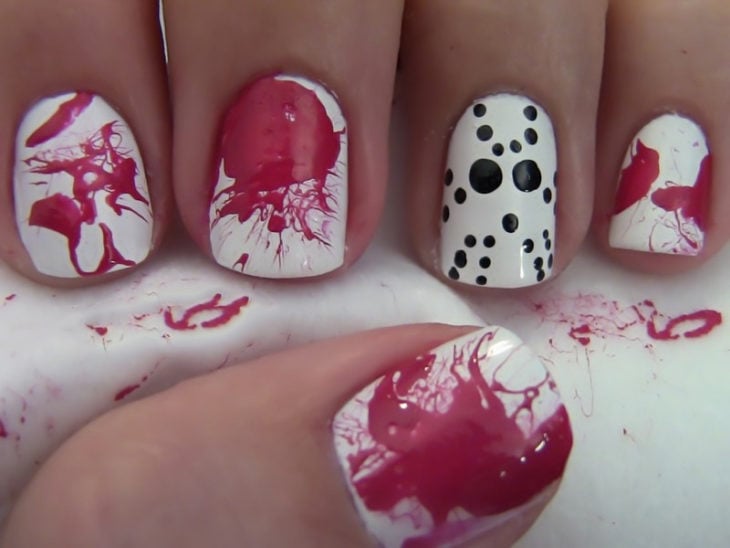 uñas con sangre