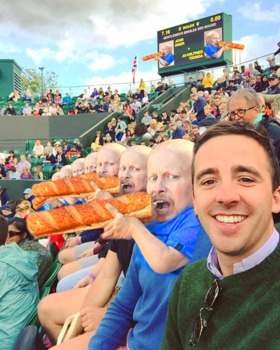 comiendo lonches en el estadio