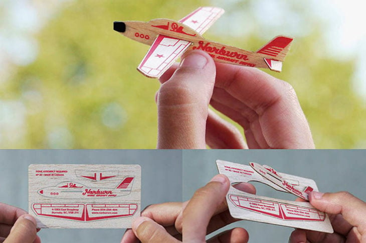 tarjeta de presentación maqueta de avión