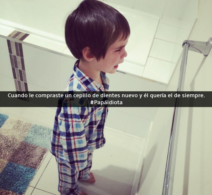 niño con pijama a cuadros llorando en el baño