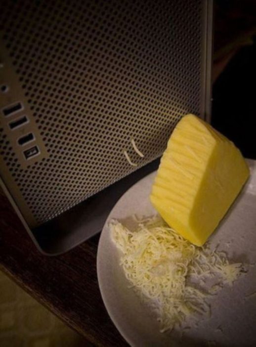 computadora como rallador de queso