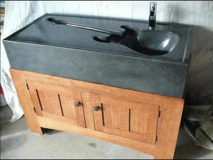 lavabo de guitarra