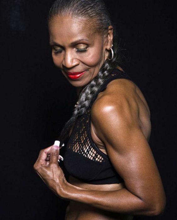 Ernestine Shepherd tiene el récord guiness de la mujer fisicoculturista más longeva del mundo