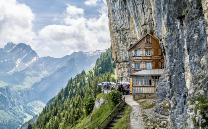 hotel en una montaña