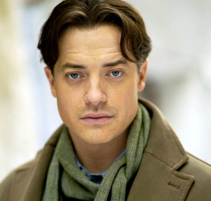 Brendan Fraser con abrigo