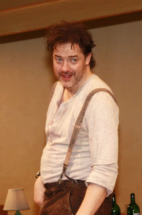 Brendan Fraser con barba canosa 