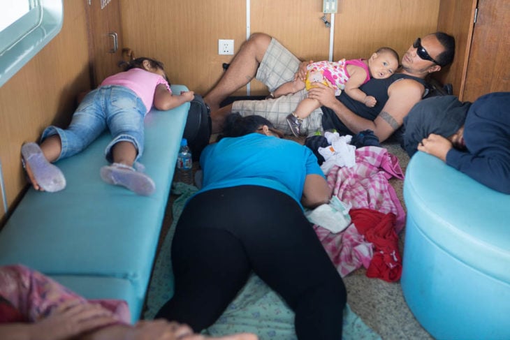 familia durmiendo