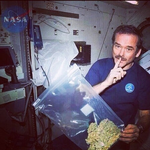 nasa hombre con marihuana