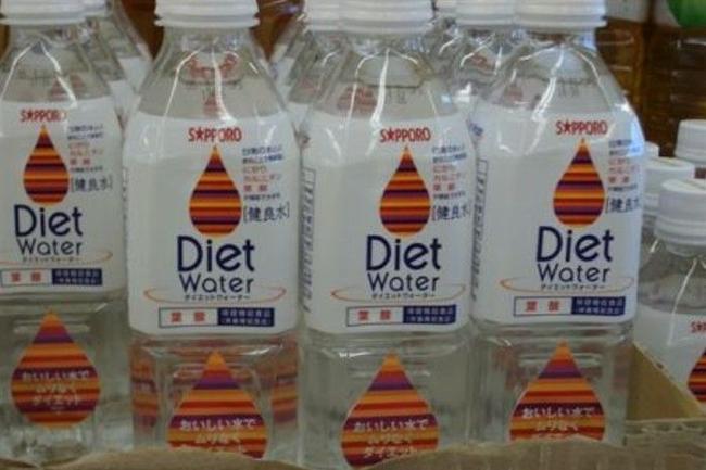 botellas de agua dietéticas