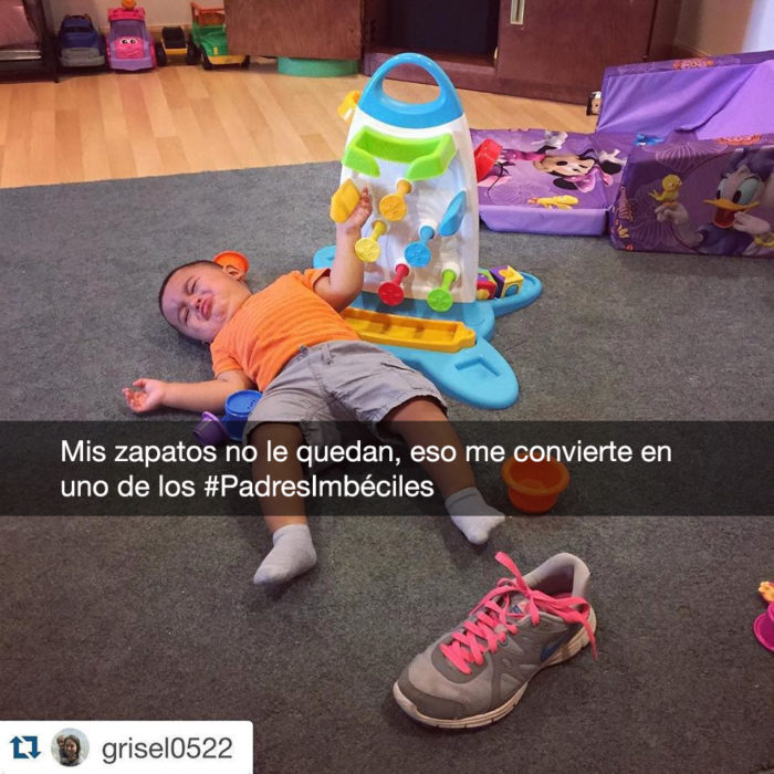 niño llorando porque no le quedan los zapatos de su mamá