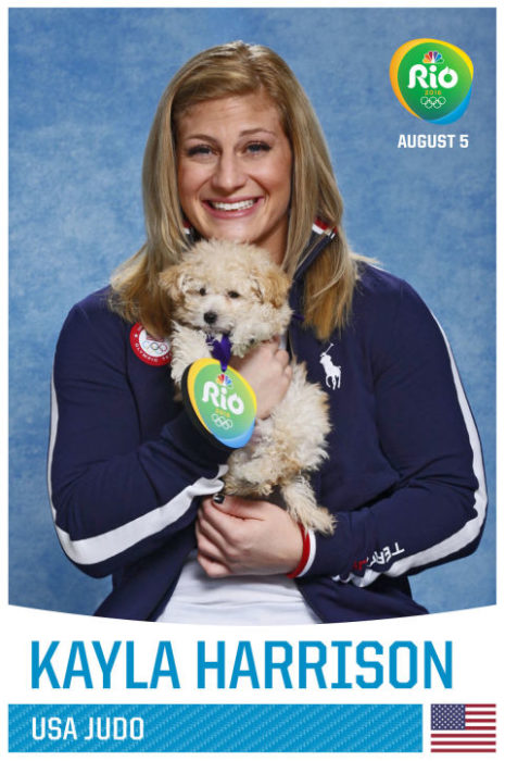 kayla harrison y cachorro