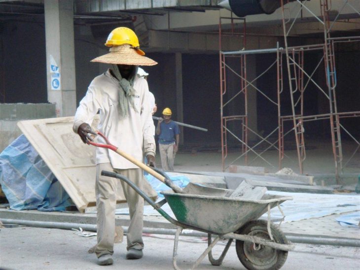 trabajador sin medidas de seguridad