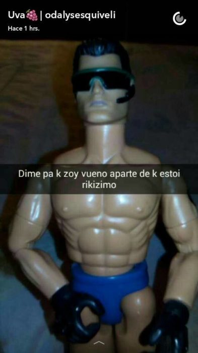 ken sin ropa solo en calzones