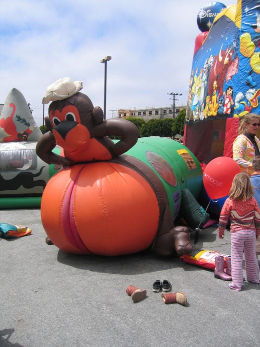 juego inflable inapropiado para niños