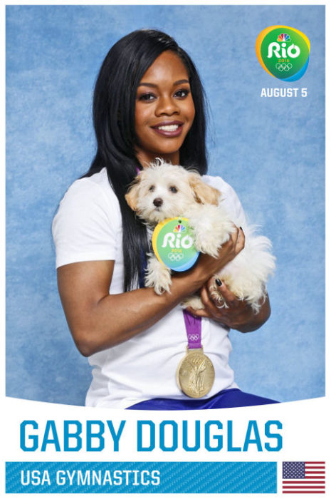 gabby douglas con cachorro