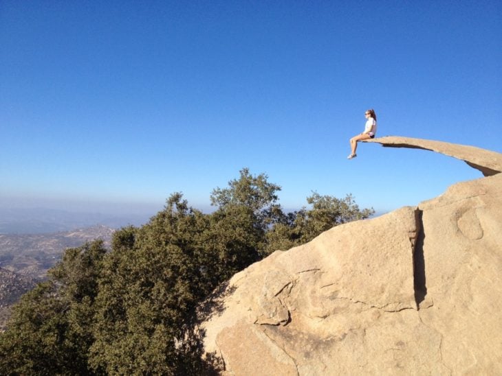 chica sobre potato chip rock