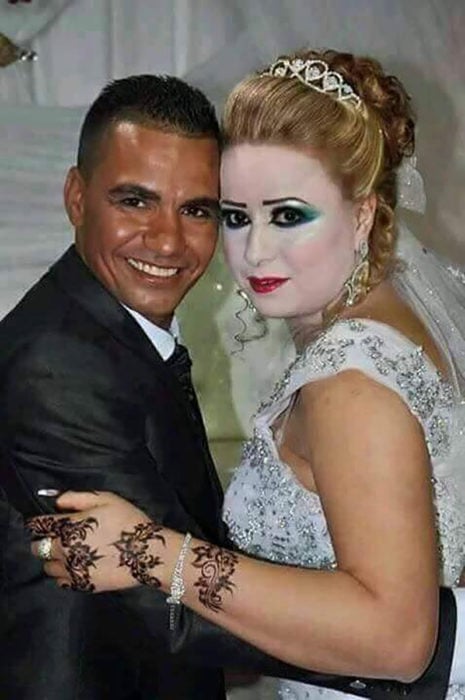 foto de bodas novia mal maquillada