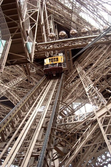 elevador de la torre eiffel