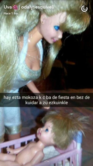 Mama de barbie con su nieto