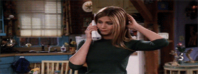 Rachel sorprendida en el telefono cuando se entera de Chandler